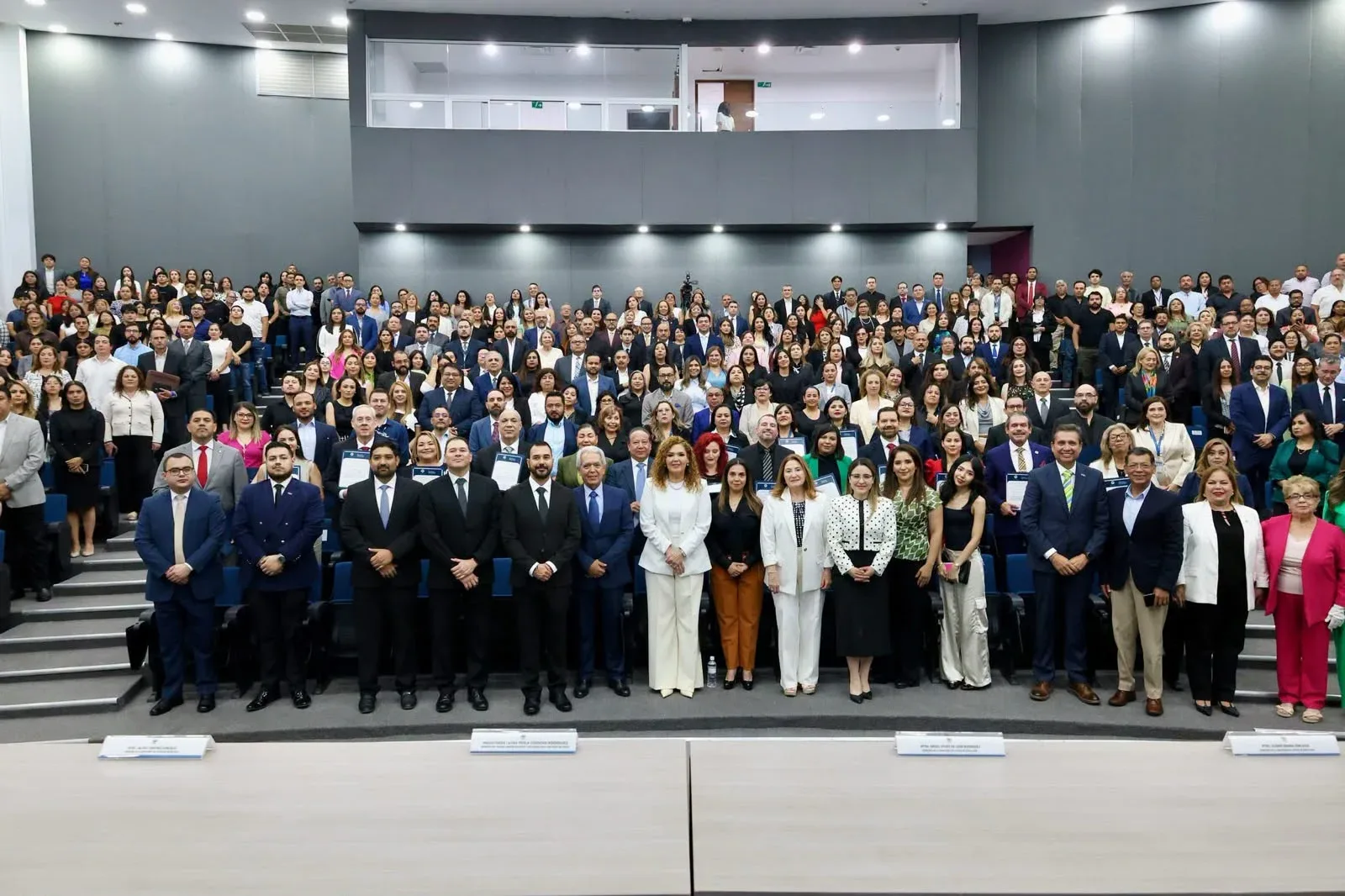 Funcionarios de Monterrey obtienen certificación federal en mediación y conciliación