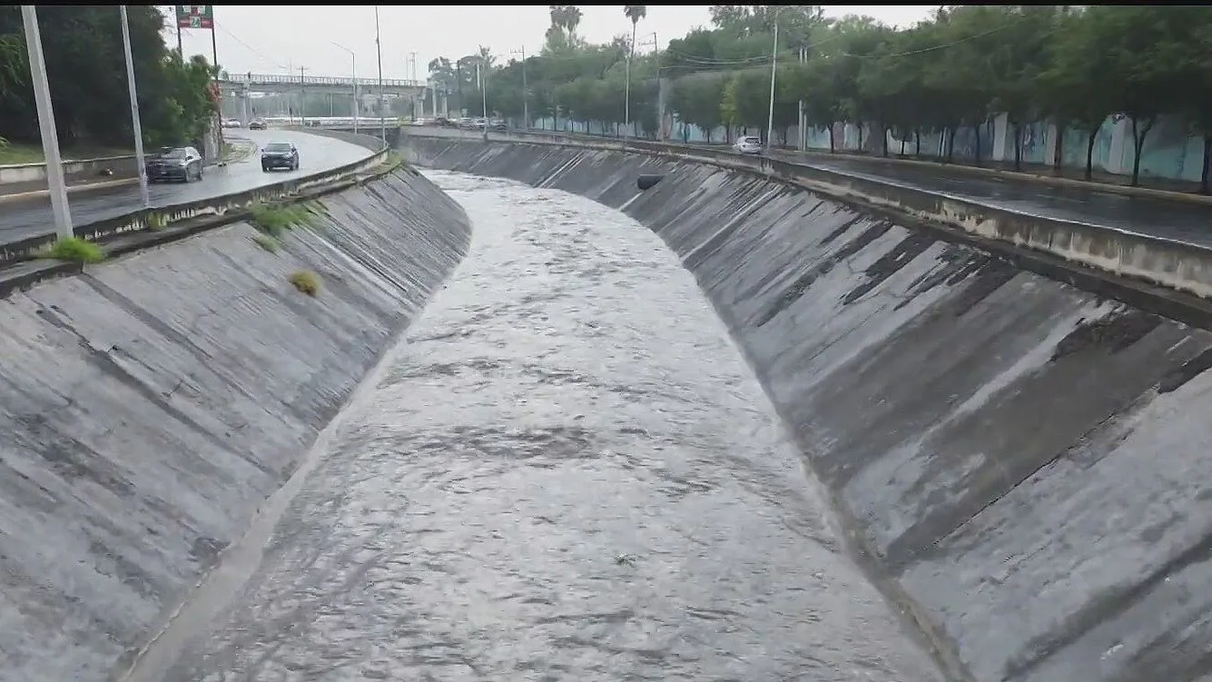 Arroyo Topo Chico en San Nicolás alcanza 45% de capacidad tras lluvias