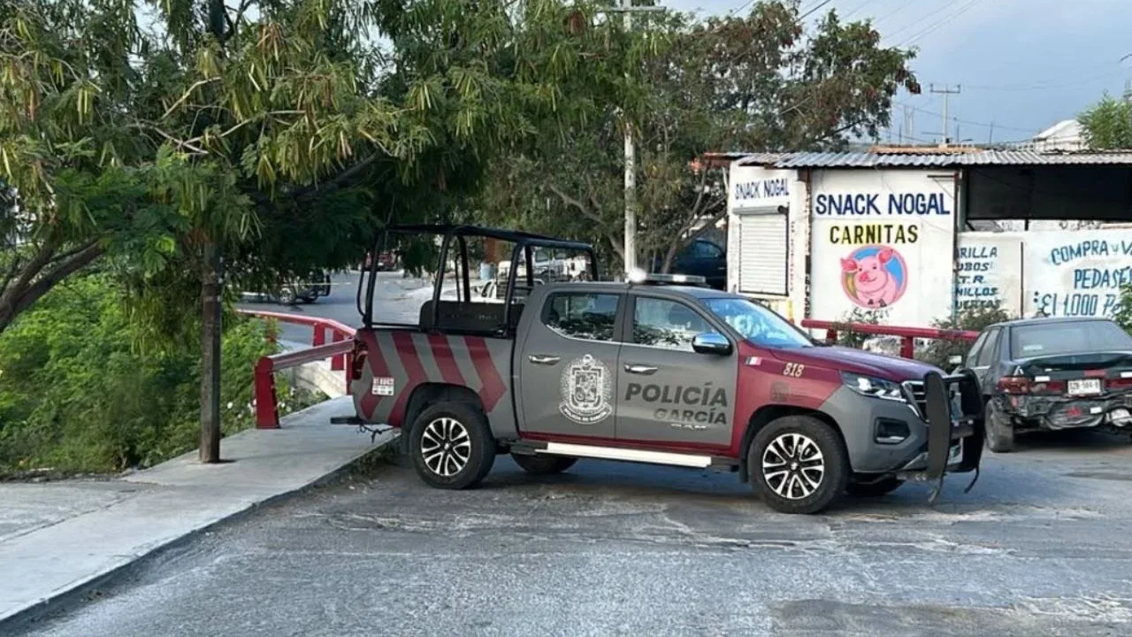 Hombre se atrinchera en su casa tras balacera con policías en García