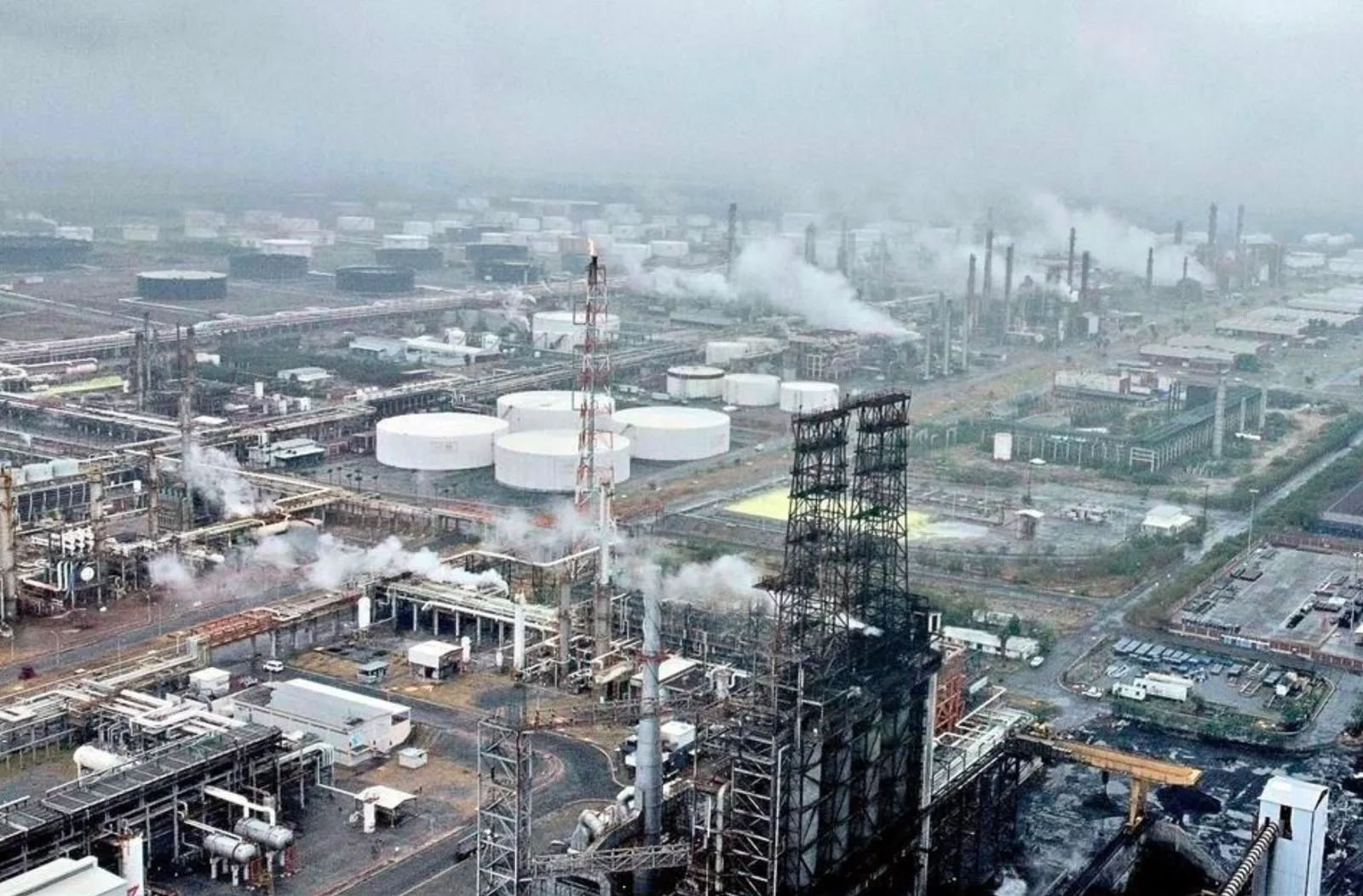 Debate sobre calidad del aire se intensifica por producción de combustóleo en Cadereyta
