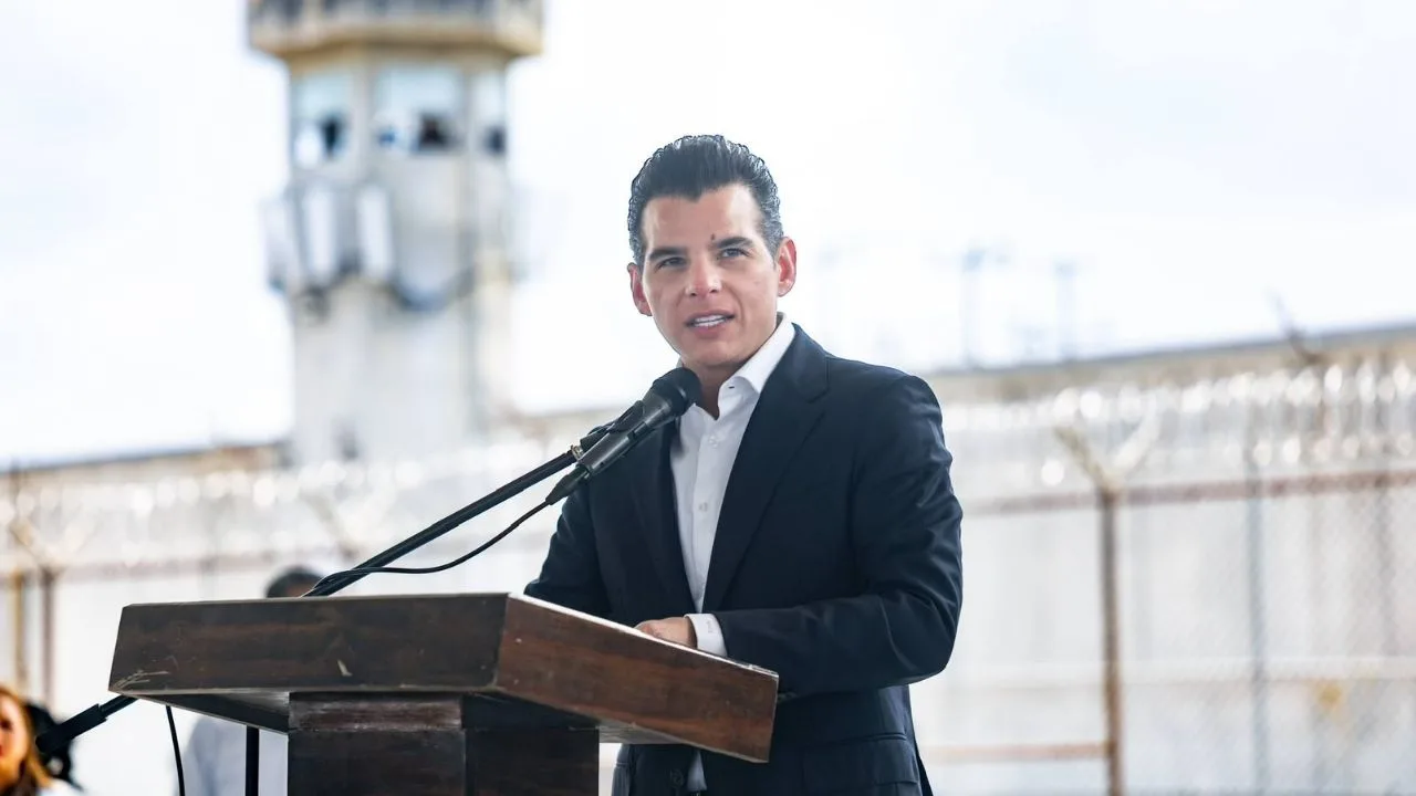 Aprobada reforma que reduce la edad para cargos públicos en Nuevo León