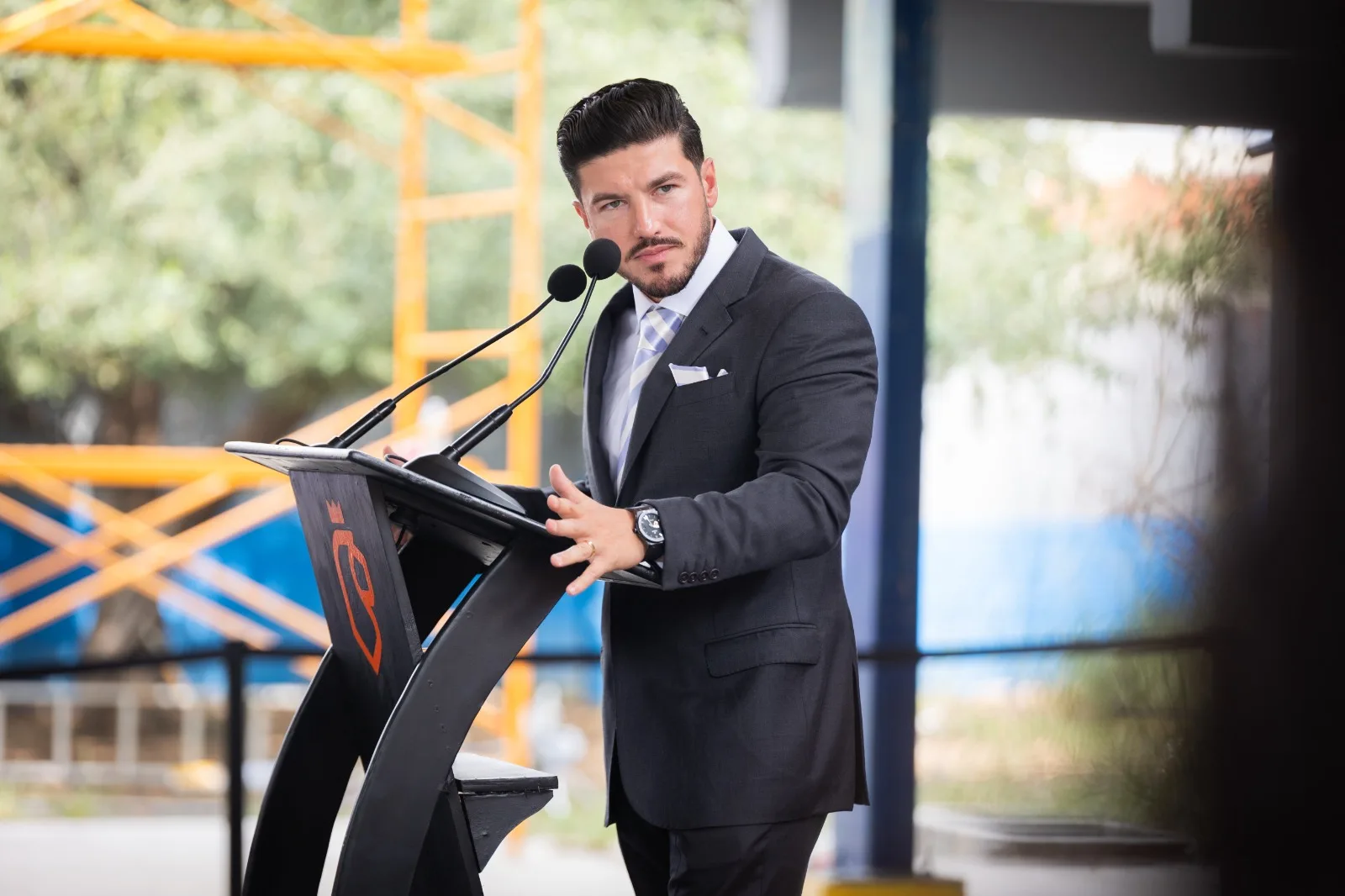 Samuel García defiende su inocencia ante acusaciones de corrupción