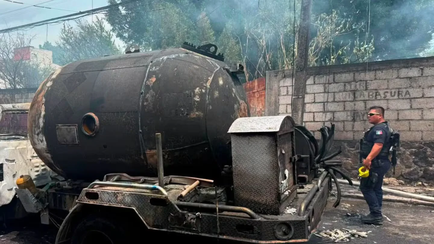 Fallece mujer que protegió a su hija en explosión de pipa en Cuernavaca