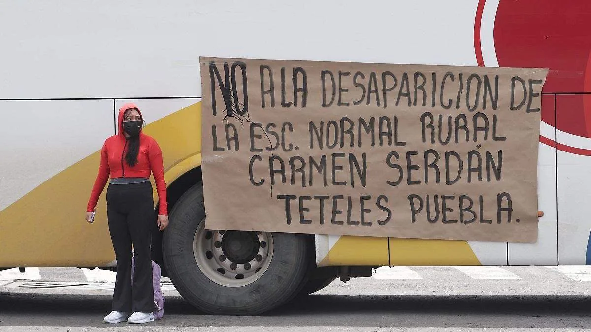Alumnas de la Normal de Teteles denuncian agresiones en el plantel