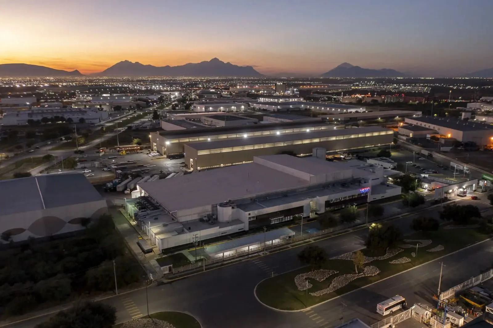 Nuevo León continuará la expansión de parques industriales hasta 2026
