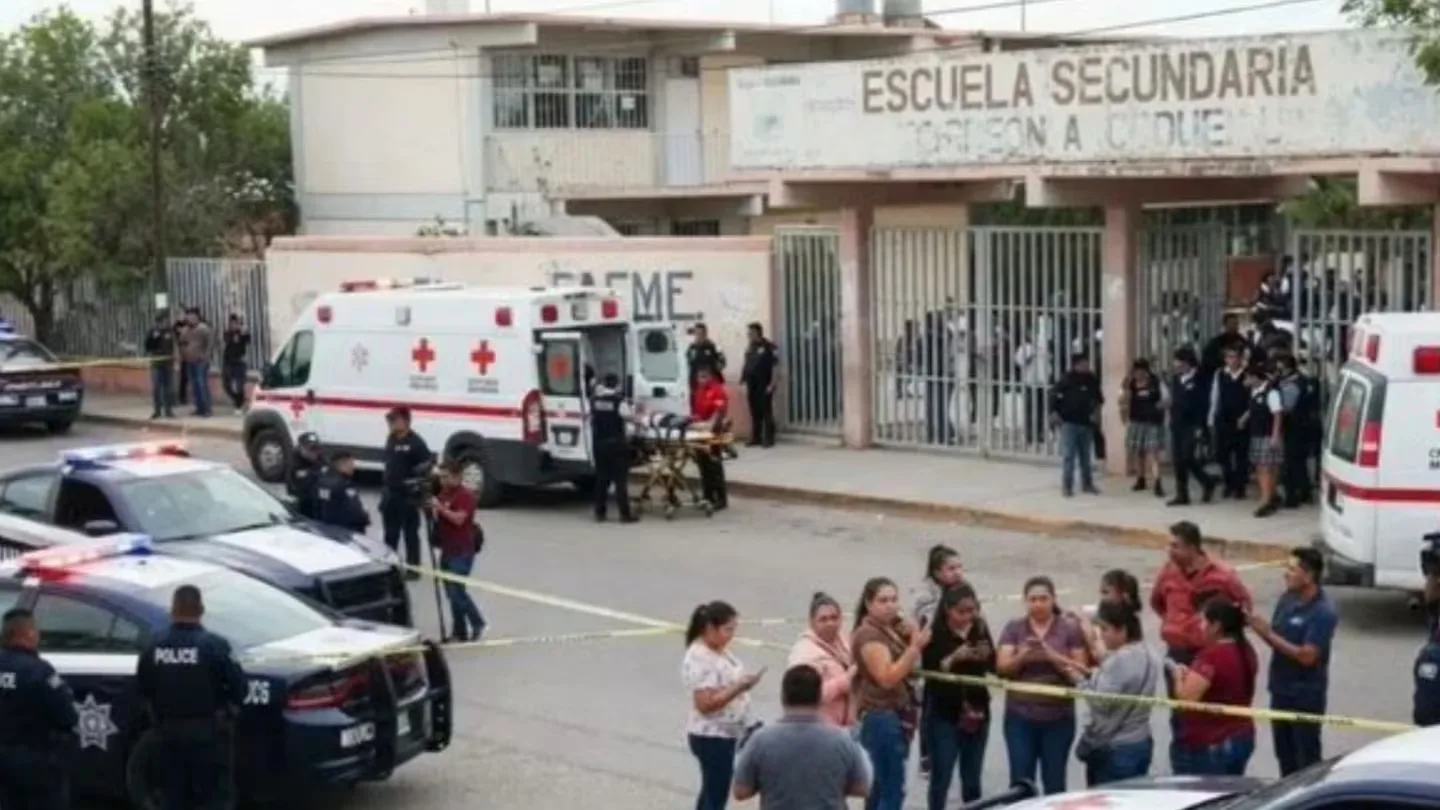 Lamentan ataque con machetes en secundaria de Torreón que dejó una muerta